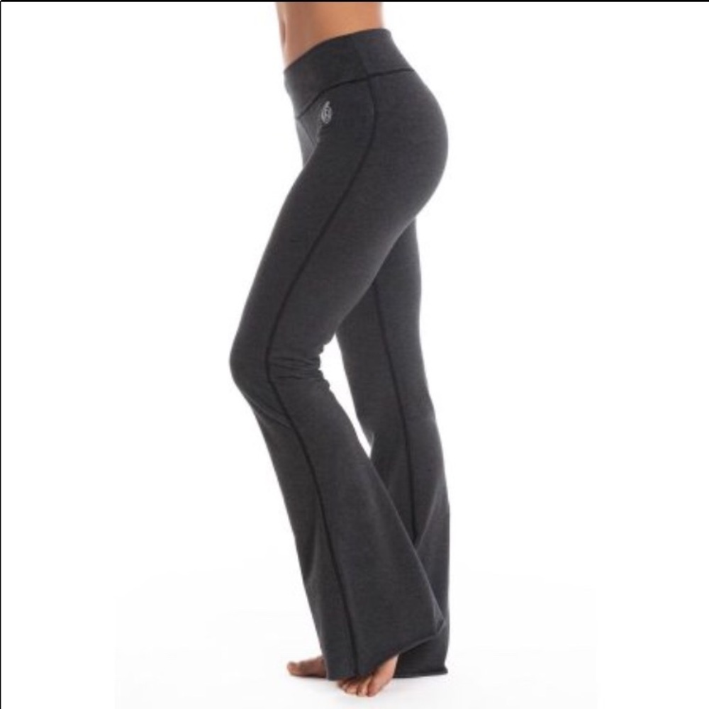 NEW WITH TAGS! Green Apple Active Yoga pants!